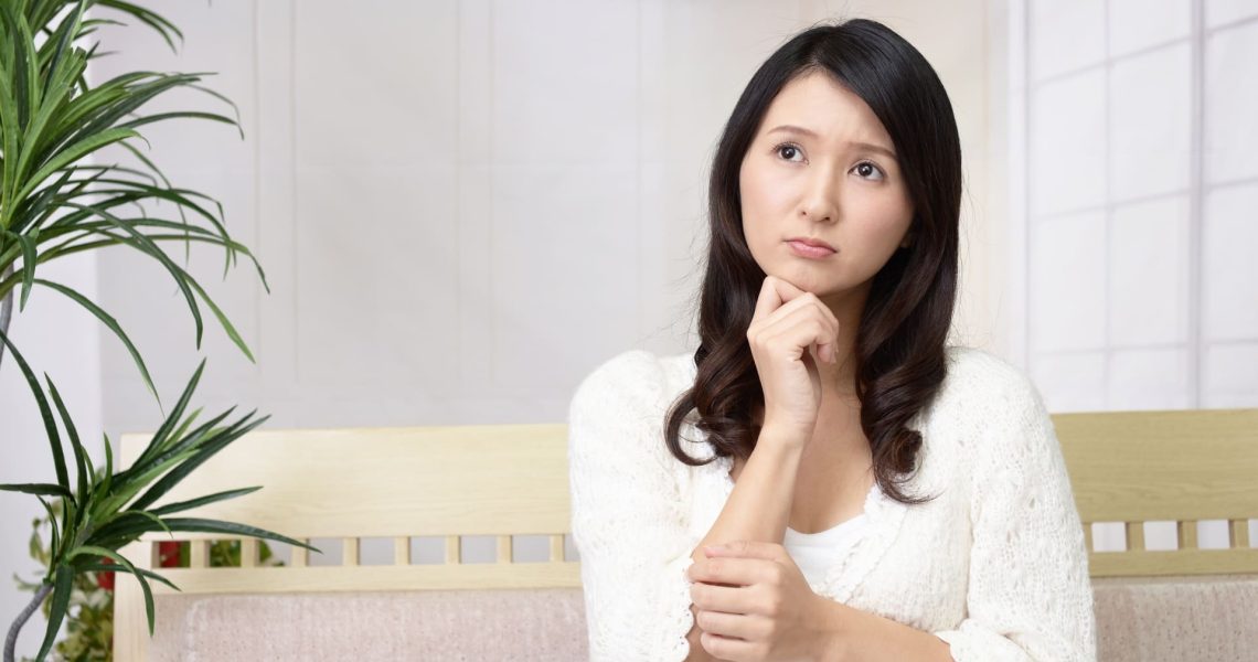 女性　悩む